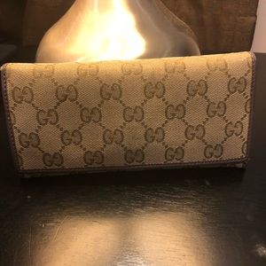 100% Authentic preloved women’s Gucci Wallet